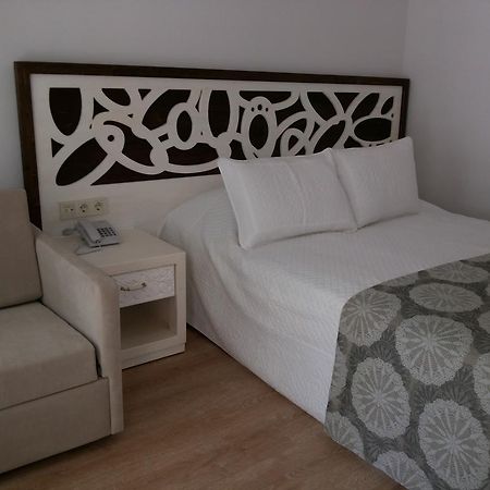 أورتاكنت Meggs Bodrum Beach Restaurant & Hotel المظهر الخارجي الصورة