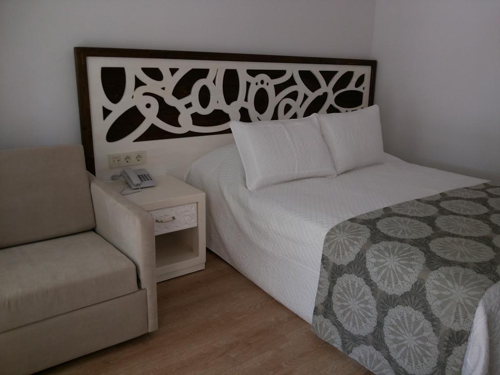 أورتاكنت Meggs Bodrum Beach Restaurant & Hotel المظهر الخارجي الصورة