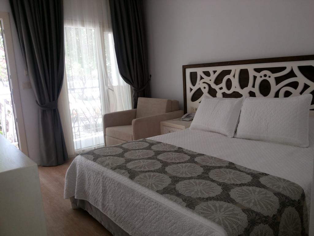 أورتاكنت Meggs Bodrum Beach Restaurant & Hotel المظهر الخارجي الصورة