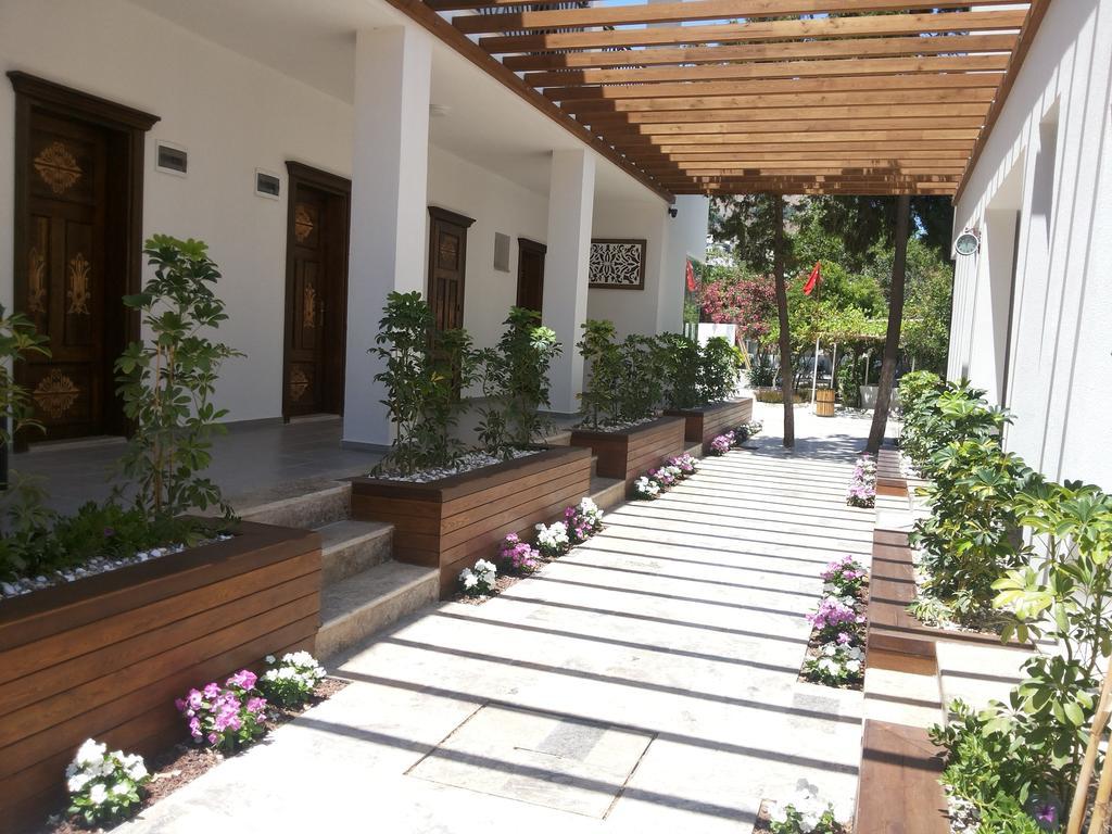 أورتاكنت Meggs Bodrum Beach Restaurant & Hotel المظهر الخارجي الصورة