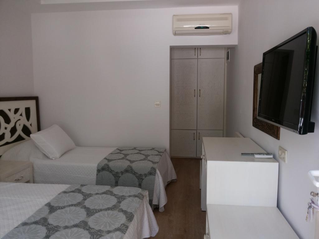 أورتاكنت Meggs Bodrum Beach Restaurant & Hotel المظهر الخارجي الصورة