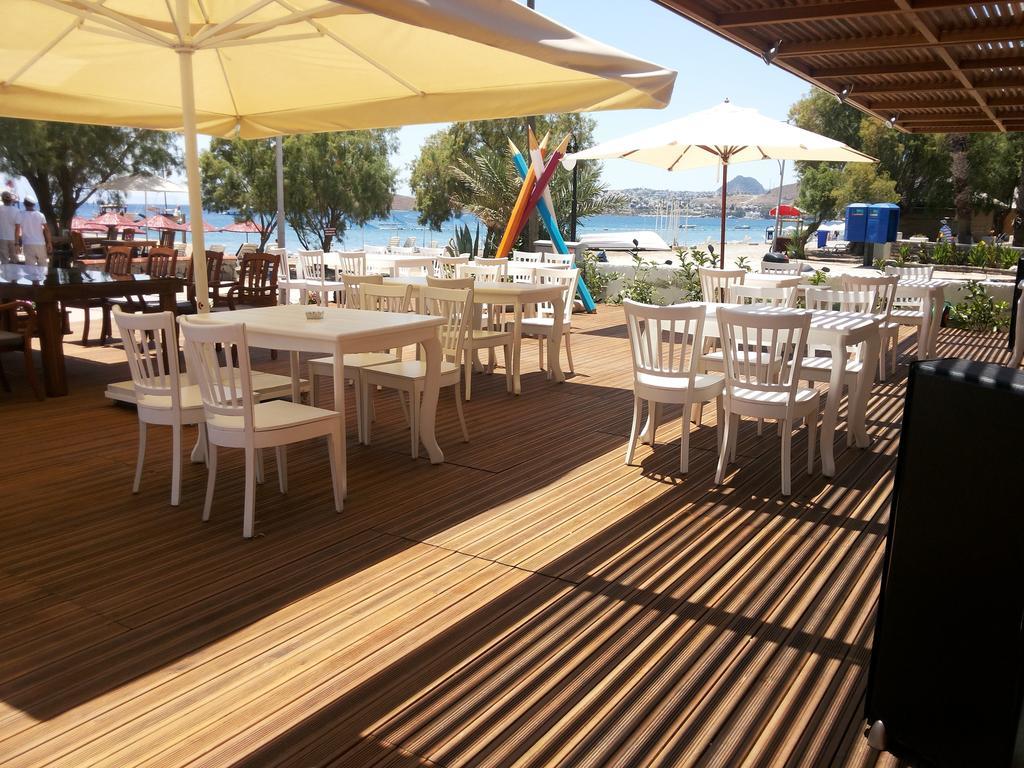 أورتاكنت Meggs Bodrum Beach Restaurant & Hotel المظهر الخارجي الصورة