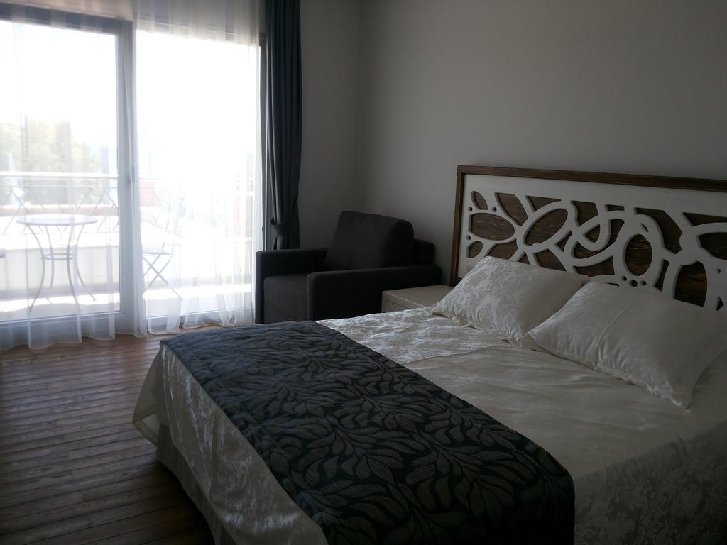 أورتاكنت Meggs Bodrum Beach Restaurant & Hotel المظهر الخارجي الصورة