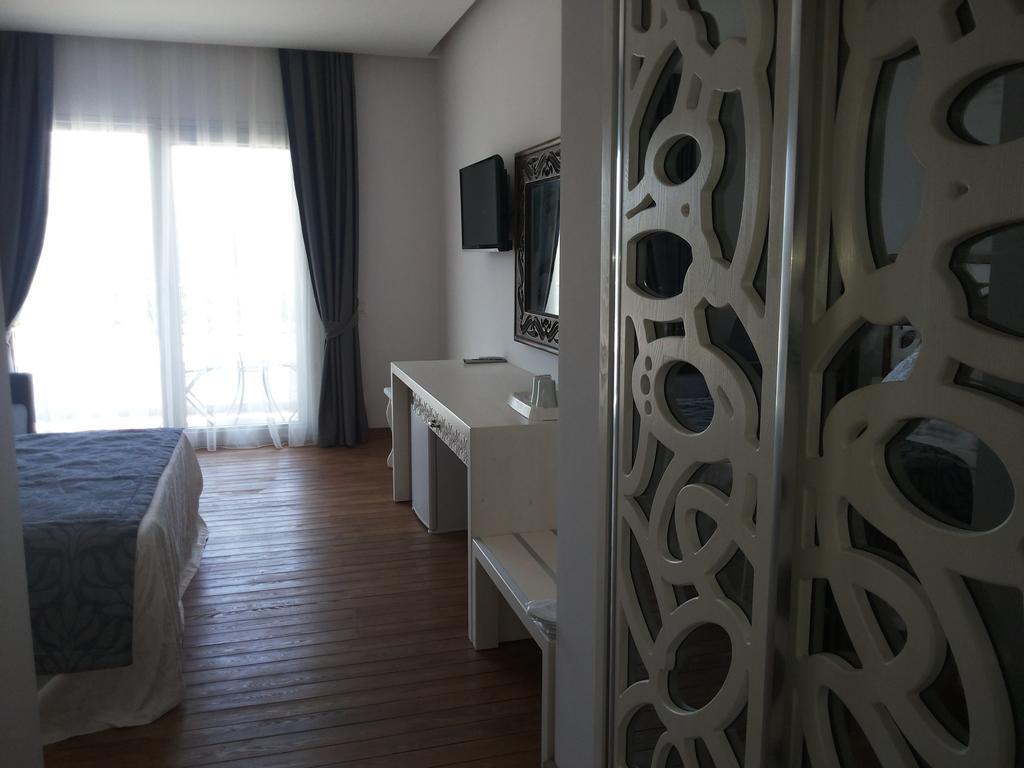 أورتاكنت Meggs Bodrum Beach Restaurant & Hotel المظهر الخارجي الصورة