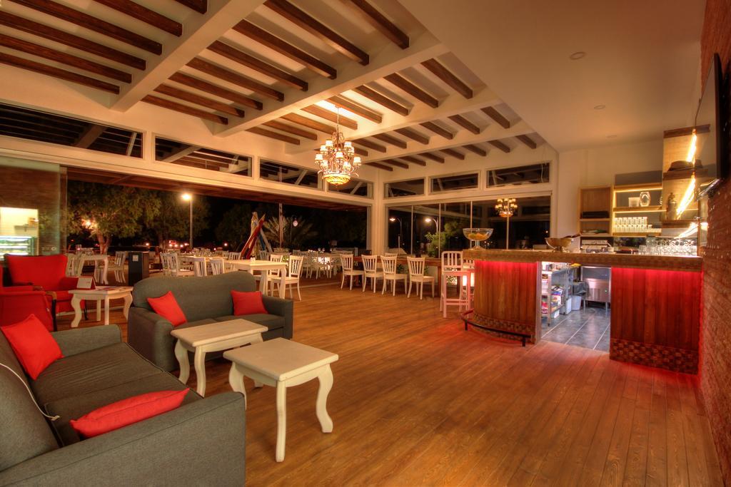 أورتاكنت Meggs Bodrum Beach Restaurant & Hotel المظهر الخارجي الصورة
