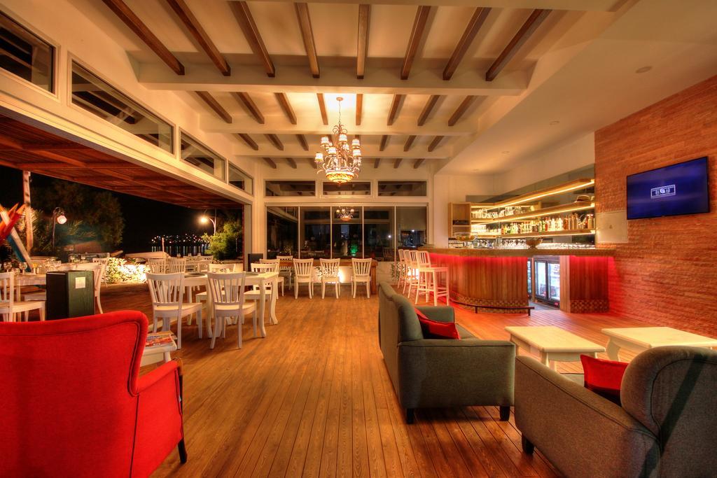 أورتاكنت Meggs Bodrum Beach Restaurant & Hotel المظهر الخارجي الصورة