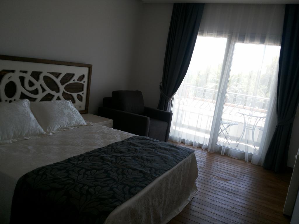 أورتاكنت Meggs Bodrum Beach Restaurant & Hotel الغرفة الصورة