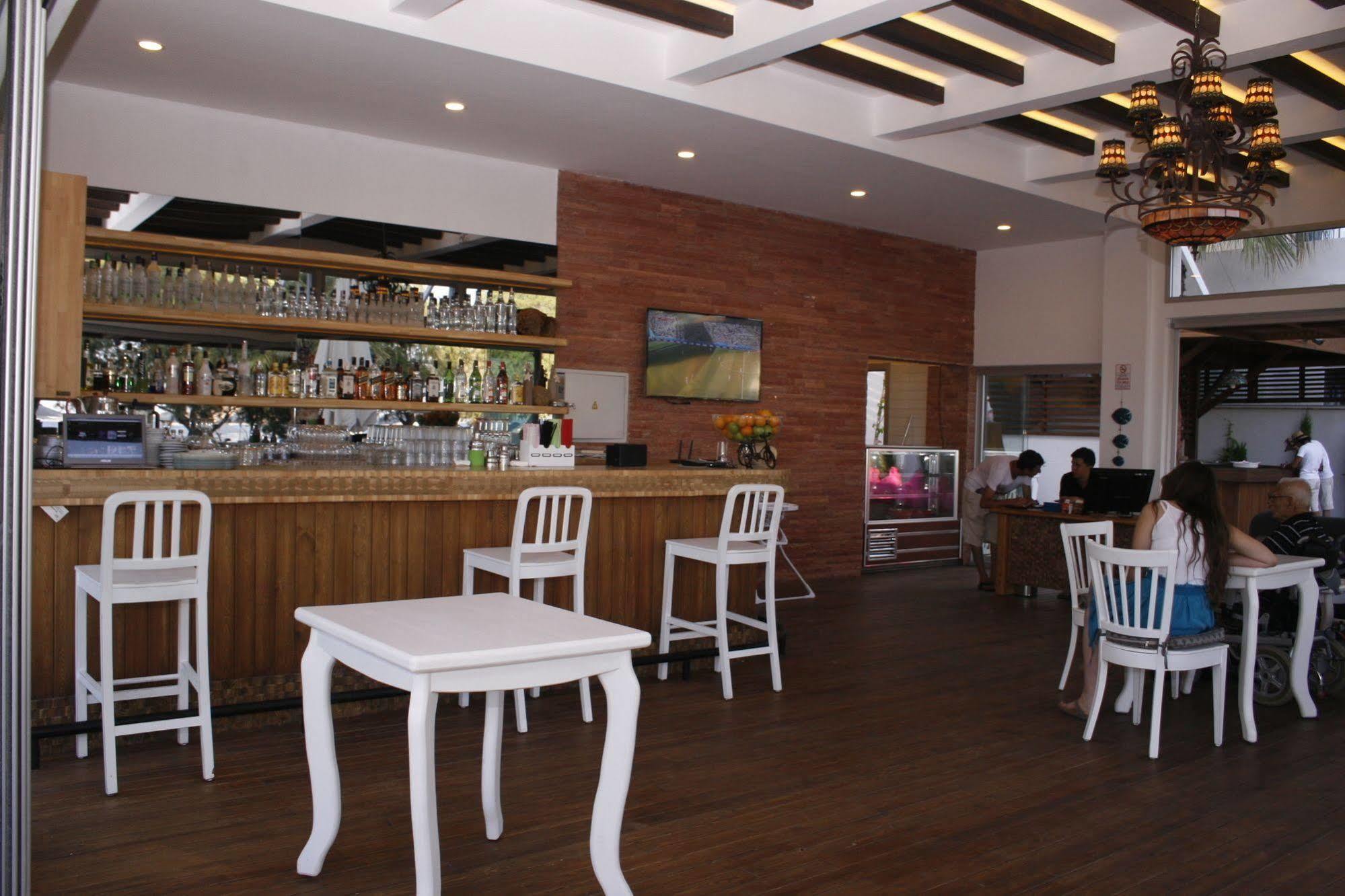 أورتاكنت Meggs Bodrum Beach Restaurant & Hotel المظهر الخارجي الصورة